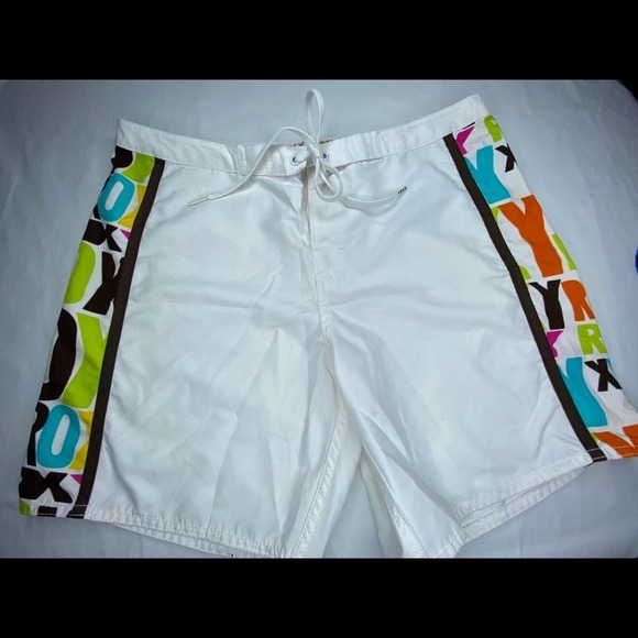 Juniors White Roxy Boards Shorts Size 7 - Picture 1 of 4